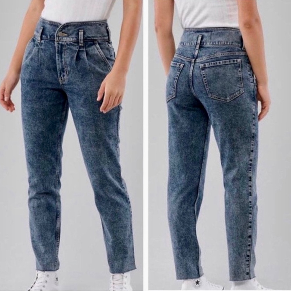 Hollister Ultra High Rise Mom Jeans Cut Off Bottoms